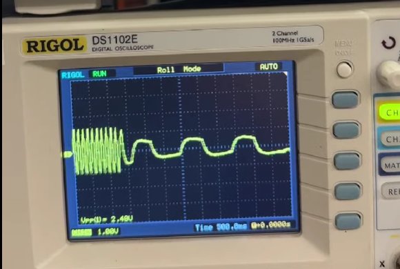 Oscilloscope capture of the LFO turned to its slowest setting